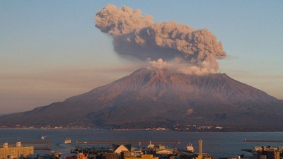Sakurajima Yanardağı'nda hareketlilik sürüyor: Kül yağışı Kagoshima'ya ulaştı