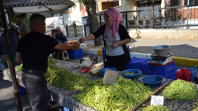 Balıkesir Pazarı'nda Boy Boy Bamya! Fiyatlar 50 TL’den Başlıyor