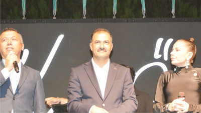 Merve Özbey Demirci Kurtuluş Festivali’nde Sahne Aldı