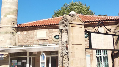 Camide uyuyan kişilerle tartışan müezzin 1 kişiyi tüfekle yaraladı