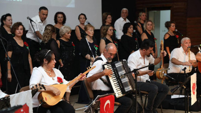 Edremit’te Türkü Gecesine Büyük İlgi