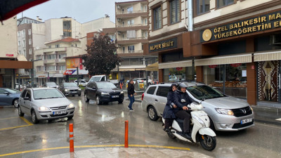 Balıkesir’in O Caddelerinde Trafik Kitleniyor! İlerlemek İmkânsız