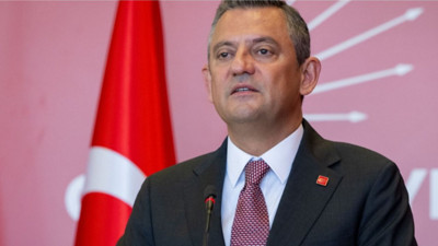 CHP Genel Başkanı Özel, İsviçre Sosyal Demokrat Parti Eş Genel Başkanı Wermuth ile görüştü