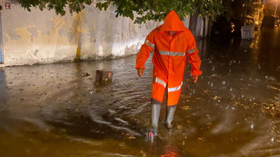 Kepsut’ta Sağanak Yağış : Belediye Ekipleri Gece Boyu Sahadaydı