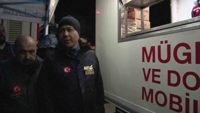 Bakan Yerlikaya depremzedelerle bir araya geldi