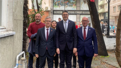 CHP’li Ensar Aytekin, Altıeylül İlçe Başkanlığını Ziyaret Etti