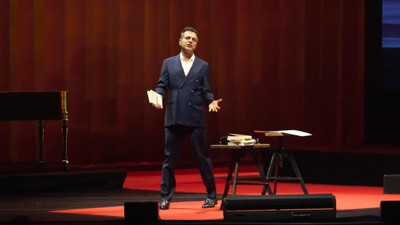 Teoman İlk Stand-Up Gösterisini Sahnede Gerçekleştirdi