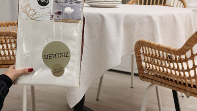 Balıkesir'de "Dertsiz Masa Örtüsü" Gündem Oldu