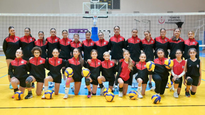 Burhaniye Belediyespor Altyapısı Başarıya Doymuyor