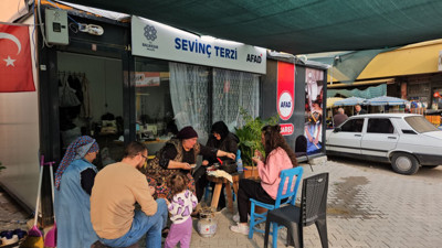 Sındırgı’da Depremzede Esnafa Konteyner Desteği