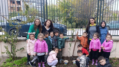 Balıkesirli Minikler Doğayı Korumayı Fidanla Öğrendi