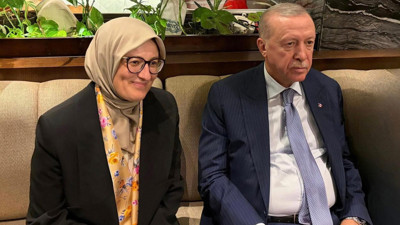 Cumhurbaşkanı Erdoğan’dan Sürpriz Kafe Ziyareti: Belgin Uygur da Yanındaydı