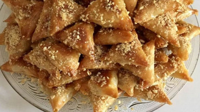 Balıkesir'in Sevilen Tatlısı: Ayvalı Muska Tatlısı