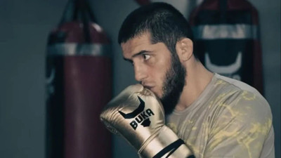 İslam Makhachev ikinci kez dünya şampiyonu oldu