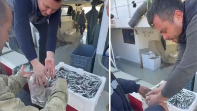 Balıkesir'de Balıkçılardan ücretsiz hamsi tepkisi!