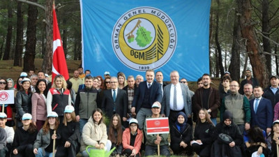 Edremit’te Yüzlerce Fidan Toprakla Buluştu