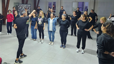 Ayvalık’ta Öğretmenlerden Halk Dansları Topluluğu