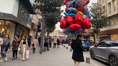 Balıkesir Adeta Yılbaşı Pazarına Dönüştü