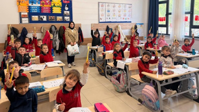 Kepsut'ta Öğrencilere Diş Fırçası Dağıtıldı