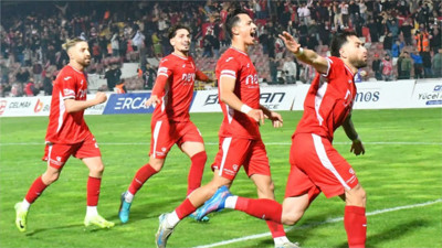 Balıkesirspor evinde fırtına gibi esti, Uşakspor’u 3-1 mağlup etti