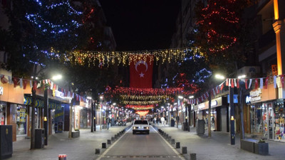 Gece Uyutmayan Sesler: Balıkesir Milli Kuvvetler Caddesi’nde Kuşların Mevsimi Başladı
