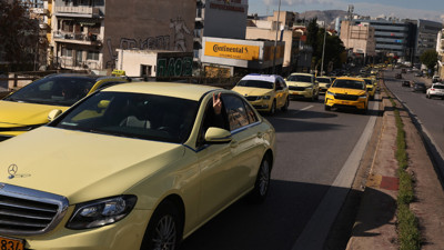 Yunanistan'da taksiciler 48 saatlik grev ve eylem yaptı