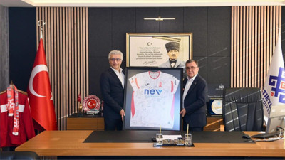 Başkan Hakan Şehirli Maaşını Kulübe Bağışladı