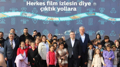 Burhaniye’de Gezici Sinema Heyecanı
