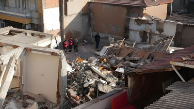 Sındırgı'da Yıkımda Facianın Eşiğinden Dönüldü