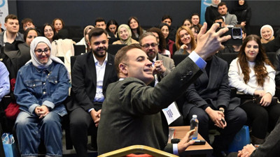 Akın, Üniversite Öğrenci Topluluk Başkanlarıyla Bir Araya Geldi