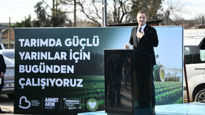 Akın'dan Manyas'a çifte hizmet