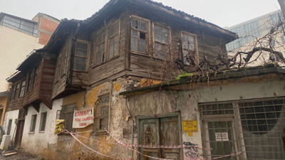 Balıkesir'in Bu Evinde Bir Zamanlar Hayat Vardı, Şimdi Tehlike Var