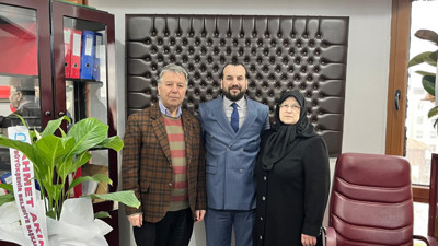 Balıkesir Terziler Odası Başkanı Nuri Aktürk’ten Duygusal Paylaşım: Anne ve Babasına Teşekkür Mesajı Sosyal Medyada İlgi Gördü