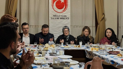 Belgin Uygur’dan Balıkesir’de Gençlerle Sahur Mesajı