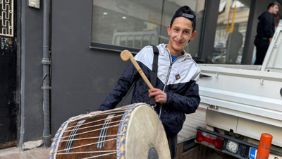 5 Yaşından Beri Ramazan Davulu Çalıyor