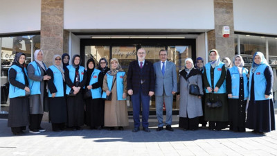 Balıkesir’de Yetimler Bayramlık Sevinci Yaşadı