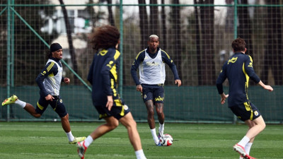 Fenerbahçe Hazırlıklarını Tam Gaz Sürdürüyor