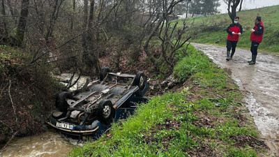 Balıkesir'de otomobilin yakınında ceset bulundu