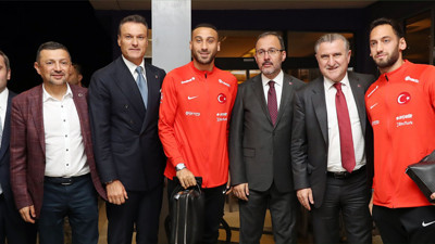 Bakan Bak: "Dünya Kupası finallerindeyiz"