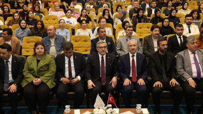 Yayman’dan Hatay’da gençlik ve dijital uyarı