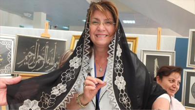 Burhaniye’de Tel Kırma Oyaları İlgi Gördü: El Emeği Ürünler 7 Bin Liraya Alıcı Buluyor