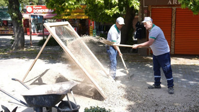 Burhaniye’de Yeşil Alan ve Parklarda Kapsamlı Çalışma