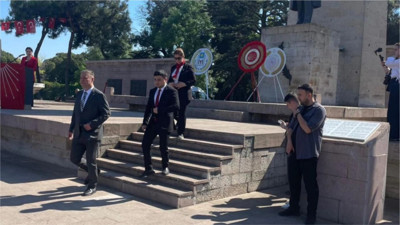 İYİ Parti Balıkesir Teşkilatı 19 Mayıs Çelenk Törenine Katıldı