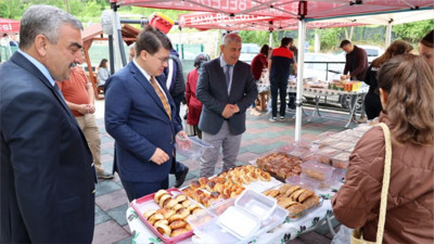 Balya’da Okul Kermesine Başkan Orhan Gaga Ve Kaymakam Murathan Cebeci’den Destek