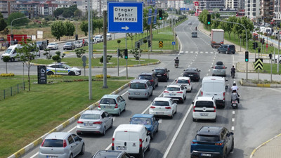 Edremit Körfezi’nde Bayram Trafiği: Yollarda Yoğunluk Görüldü