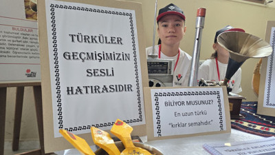 Balıkesir Sındırgı’da TÜBİTAK 4006 Bilim Fuarı Düzenlendi: Öğrenciler 18 Projeyi Sergiledi