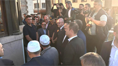 Ahmet Akın Bayram Namazını Zağnos Paşa Camii’nde Kıldı: “3 Gündür Balıkesir’deyim”
