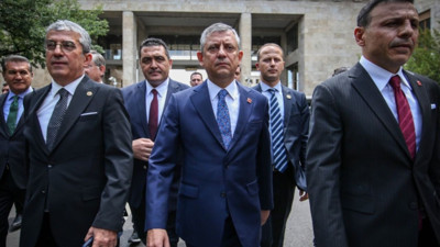 Özel’den Kurultay Hamlesi! 1000 İmza Genel Merkeze Gidiyor