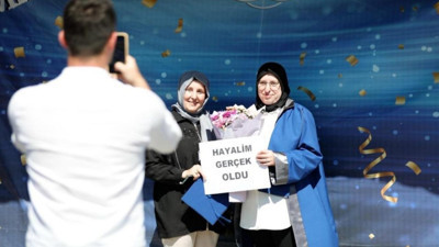 Balıkesir'de 12 Yaşında Okulu Bıraktı, 54 Yaşında Üniversiteyi Bitirdi