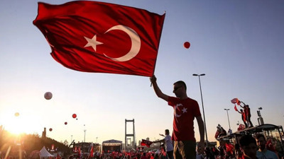 15 Temmuz Tatil mi? Kamu ve Devlet Daireleri Açık Olacak mı?